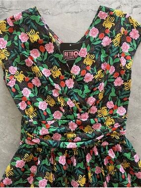 NWT Retrolicious Greta Dress Bright Floral